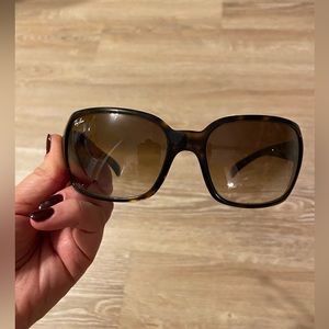 Vintage 2000s Ray-Bans great condition